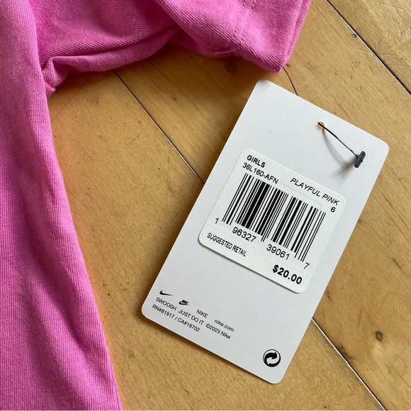 NWT Nike Kids Pink T-shirt - Picture 4 of 5